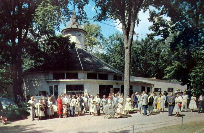 Gull Lake Ministries (Gull Lake Bible Conference) - Vintage Postcard (newer photo)